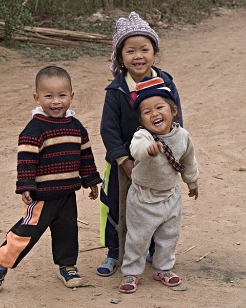 threelittlechildrenln00hx8.jpg