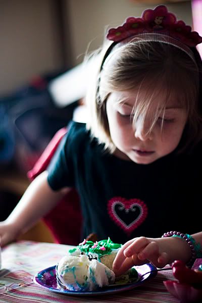 Kennedi6thBday002SM.jpg