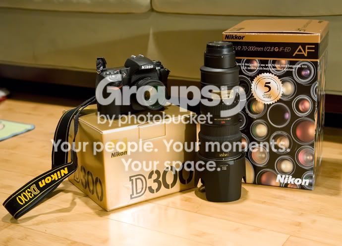 D300AndLensOutOfBoxSM.jpg