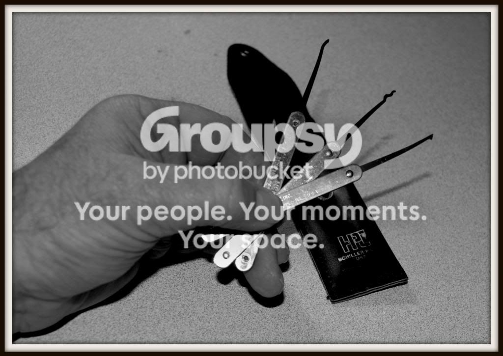 lockpicks_zpsf2708961.jpg