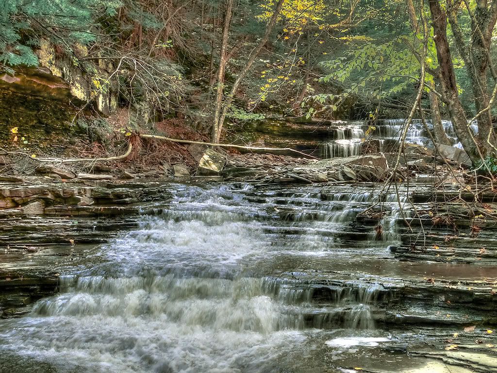 Waterfall1.jpg