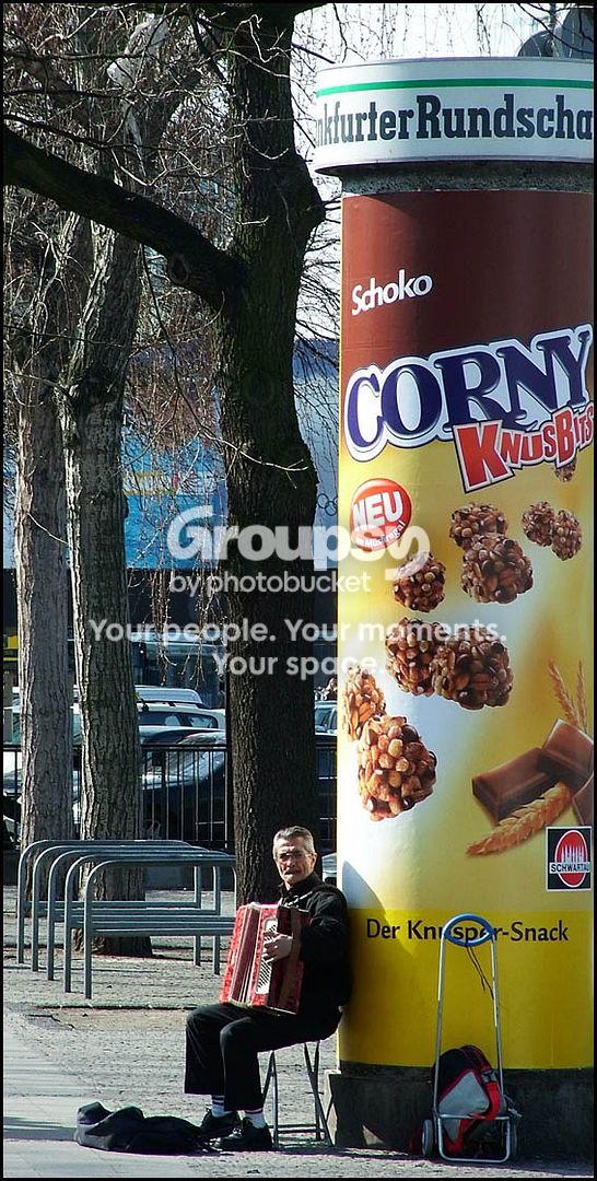 Berlinaccordionman.jpg