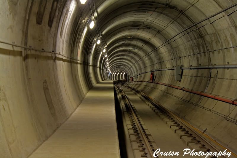 tunnelround2small.jpg