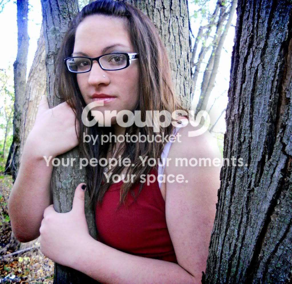 DSCN2676-Jasminehuggingatree.jpg