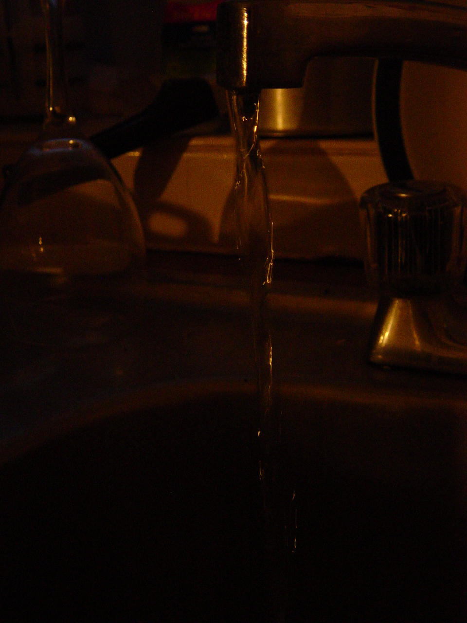 Sink_2_by_Elfdaughter.jpg