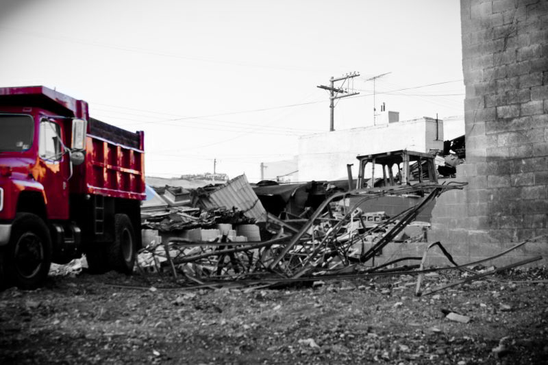 25-red-truck-black-n-white.jpg