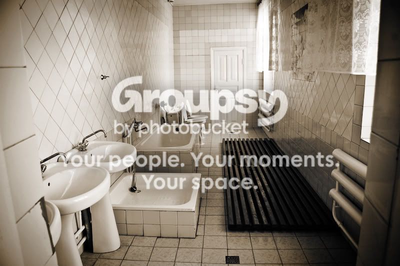BathroomBW.jpg