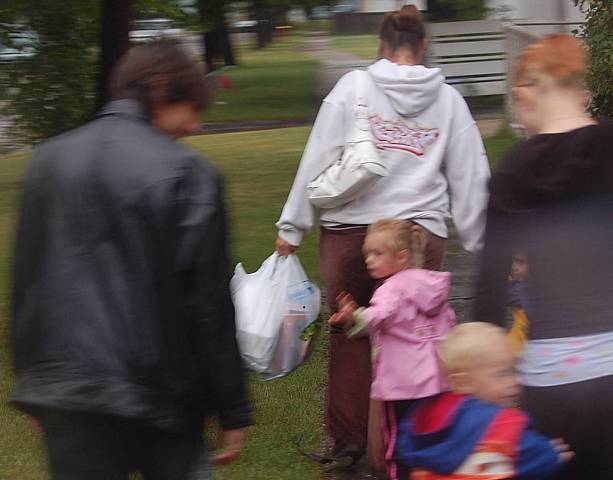 handmommyclrSM.jpg
