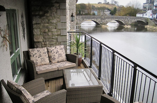 balcony.jpg