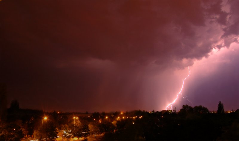 lightning1.jpg
