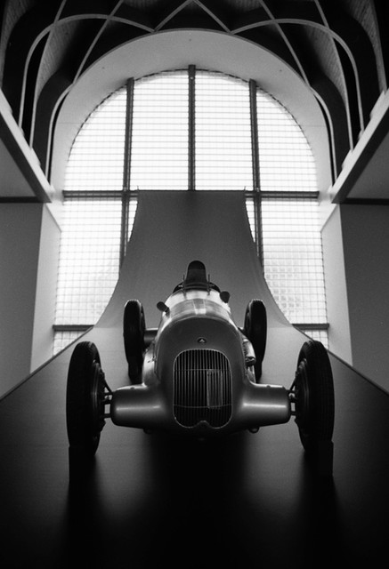 8104768790_d6fcbfb935_z.jpg