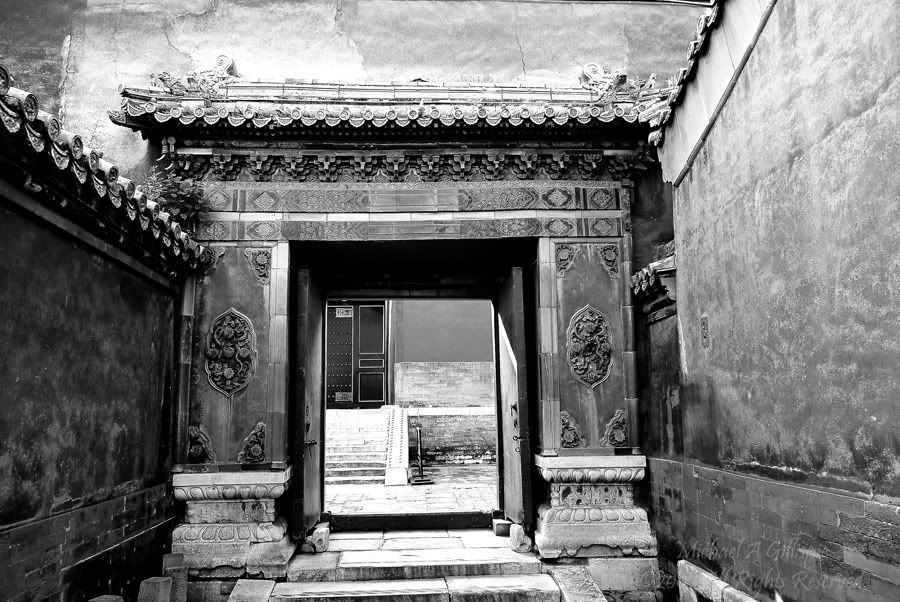 Forbidden-City-Door3forWeb.jpg