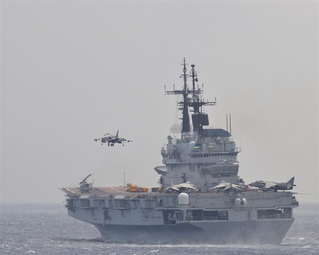 Harrier_landing_8x10.jpg