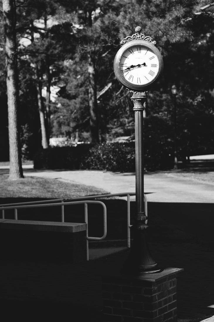 telling_time_in_the_dark_by_er111a-d3g00g5.jpg