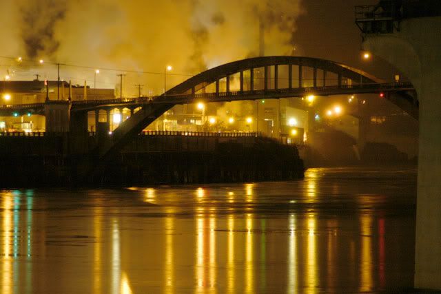 willimette-bridge-at-night.jpg