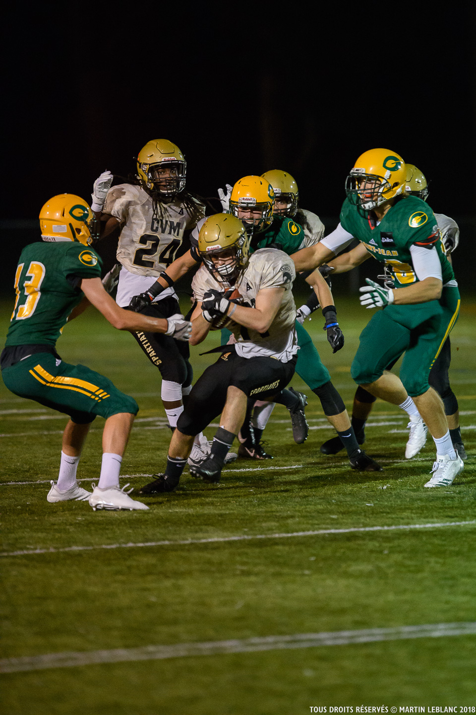 FTBL-855800.jpg