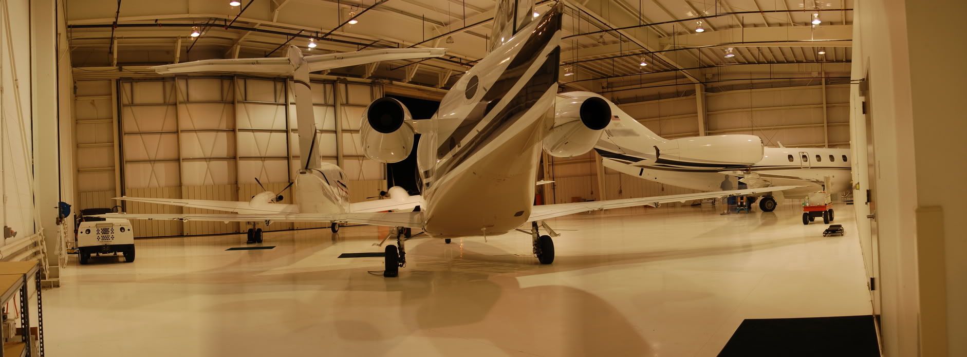 Hangar.jpg