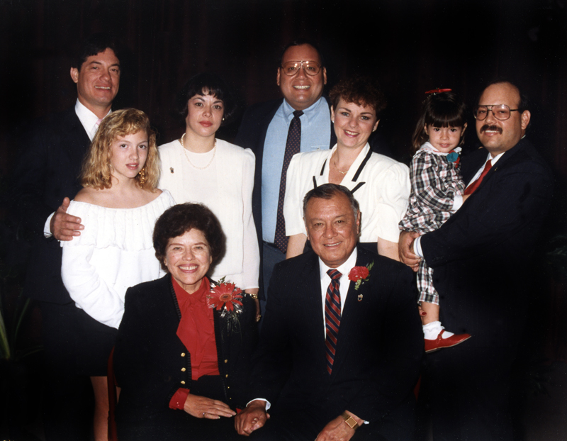 Family%202-L.jpg