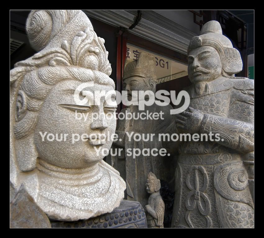 Statuesa.jpg