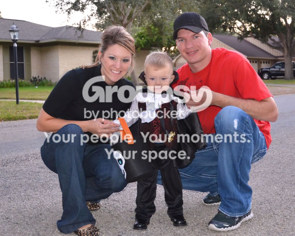 familyhalloween.jpg