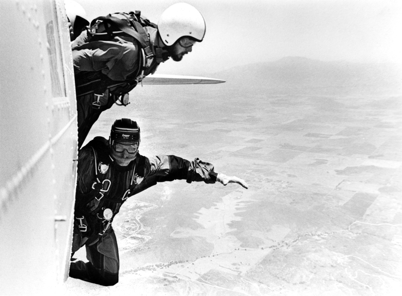 Sky-Dive-UE-L.jpg