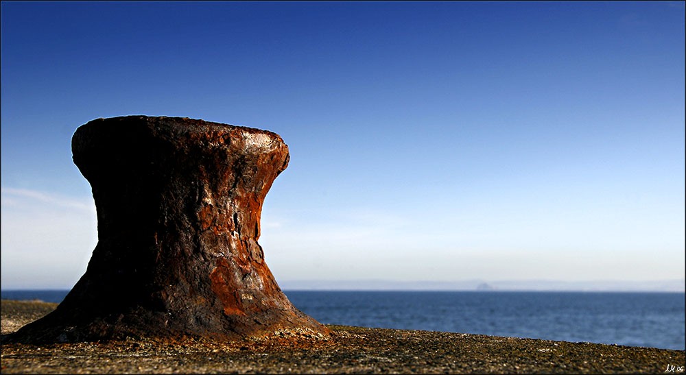 Rusty%20Bollard2_lq.jpg