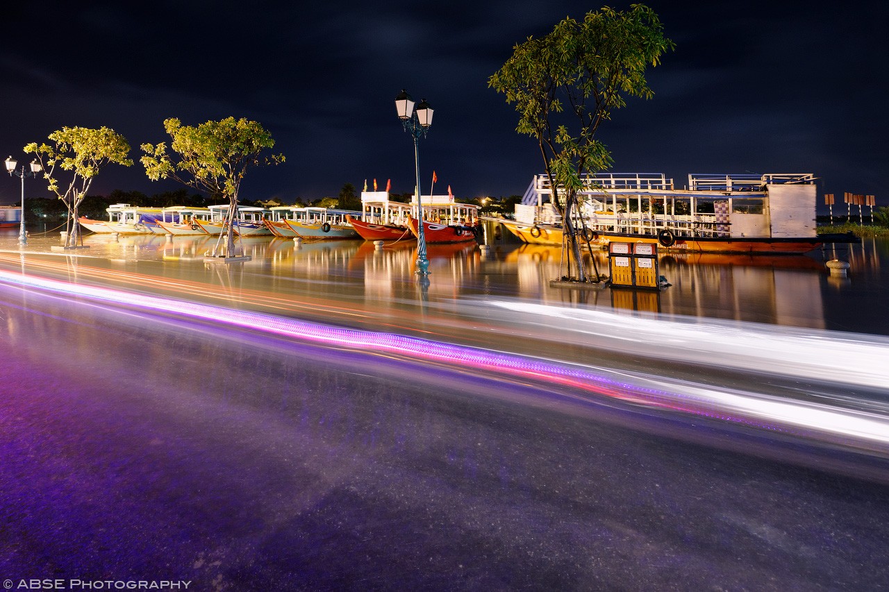 hoian-hoi-an-vietnam-water-flood-light-track-night-shot-long-exposure.jpg