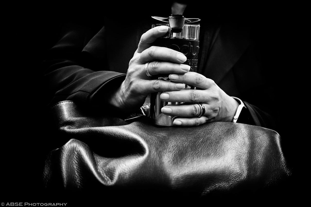 hands-project-munich-2017-september-black-and-white-ubahn-transport-candide-bag-tumbler.jpg