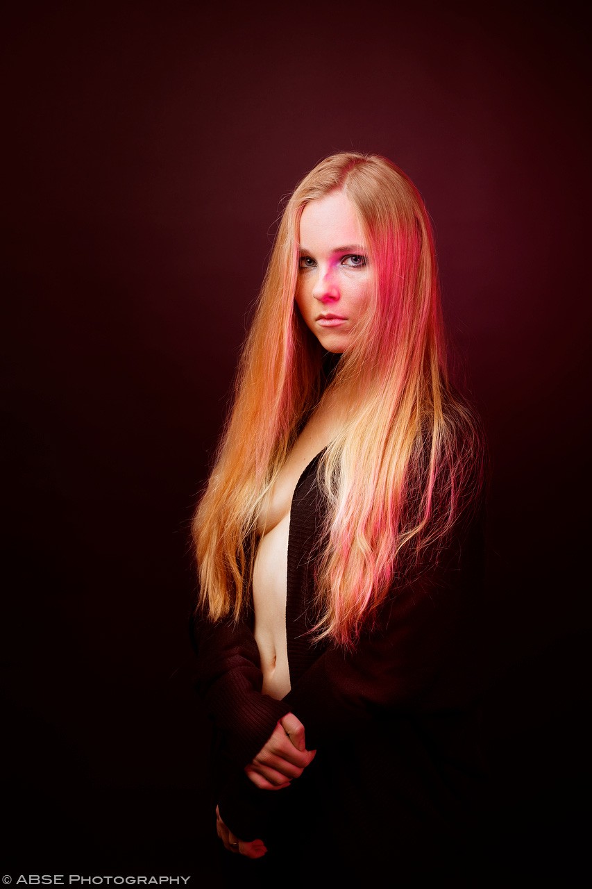 aurora-nordica-portrait-studio-red.jpg