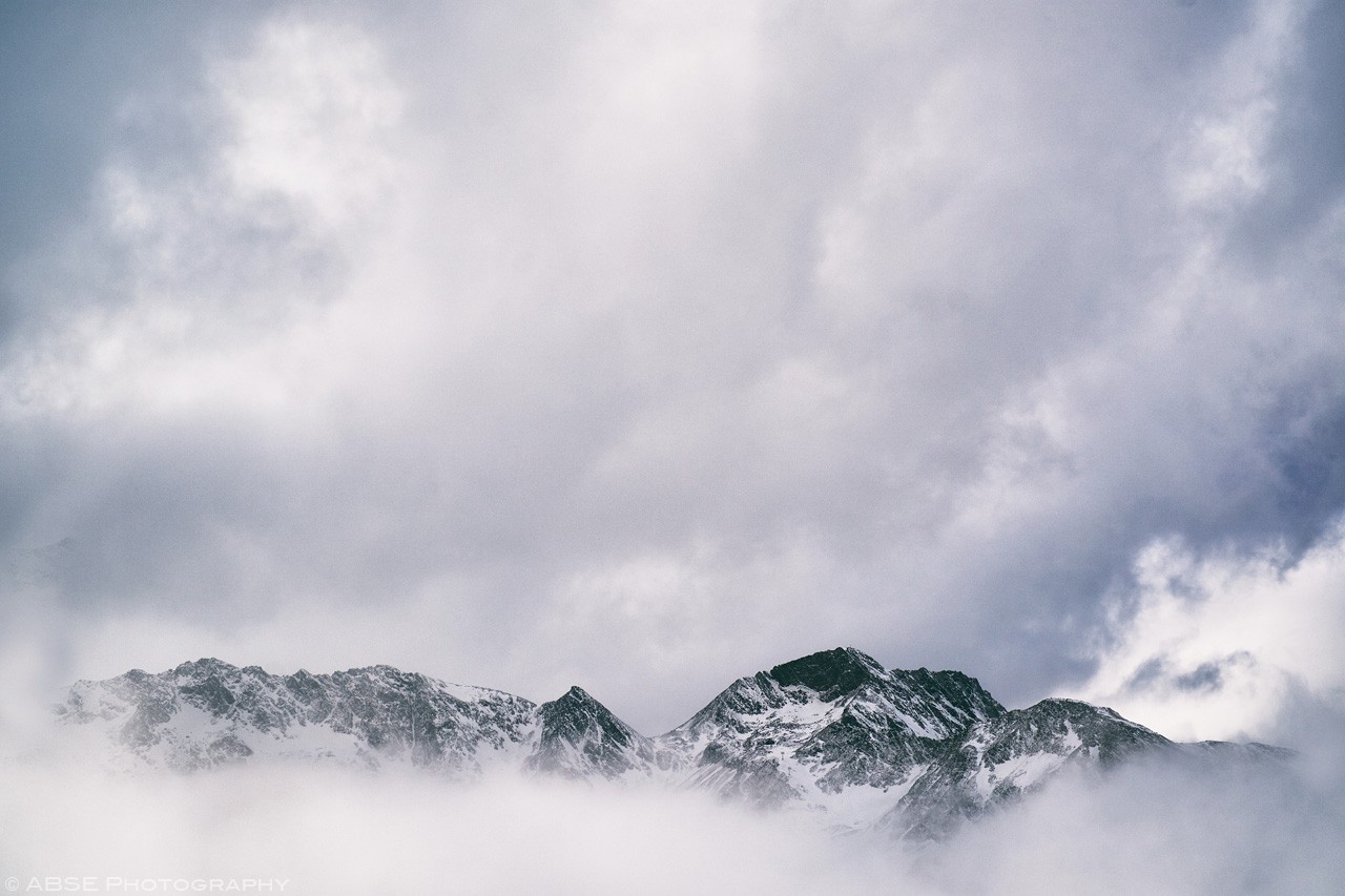 stubai-snow-mountains-clouds-tirol-austria-001.jpg