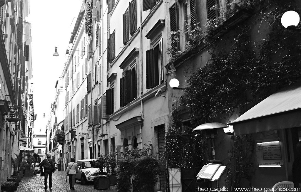 Roman-Street-XL.jpg
