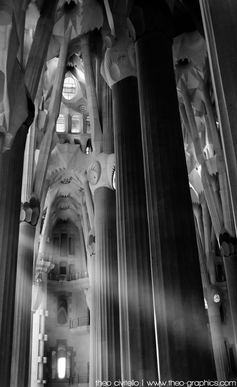 Sagrada-Familia-Light-Bars-XL.jpg