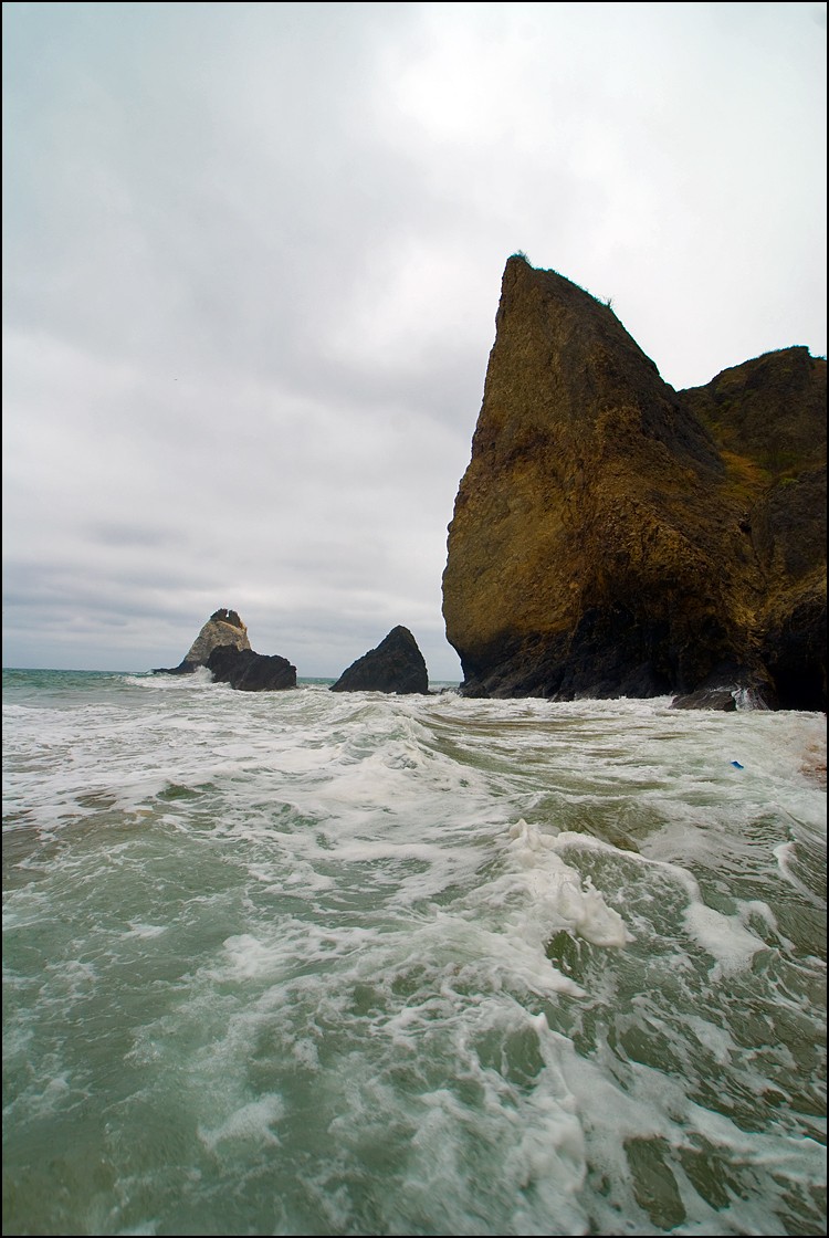 San_Lorenzo_Beach__Ecuador_2_by_THood84.jpg