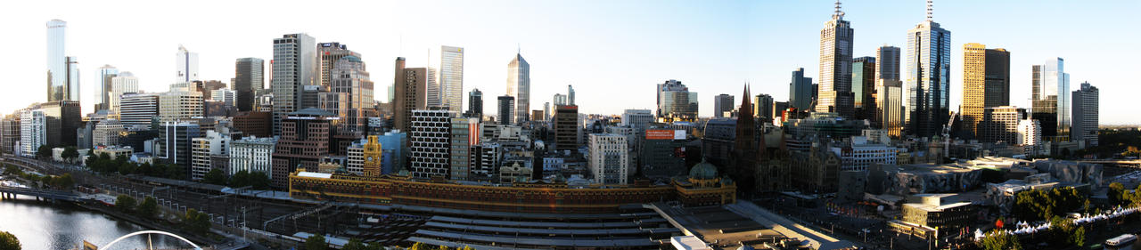 Melbourne_Skyline_by_Day_by_reeceb.jpg