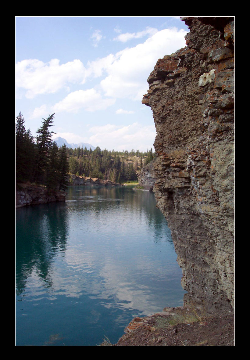 Scenic_shot_of_cliff_by_mack1time.jpg