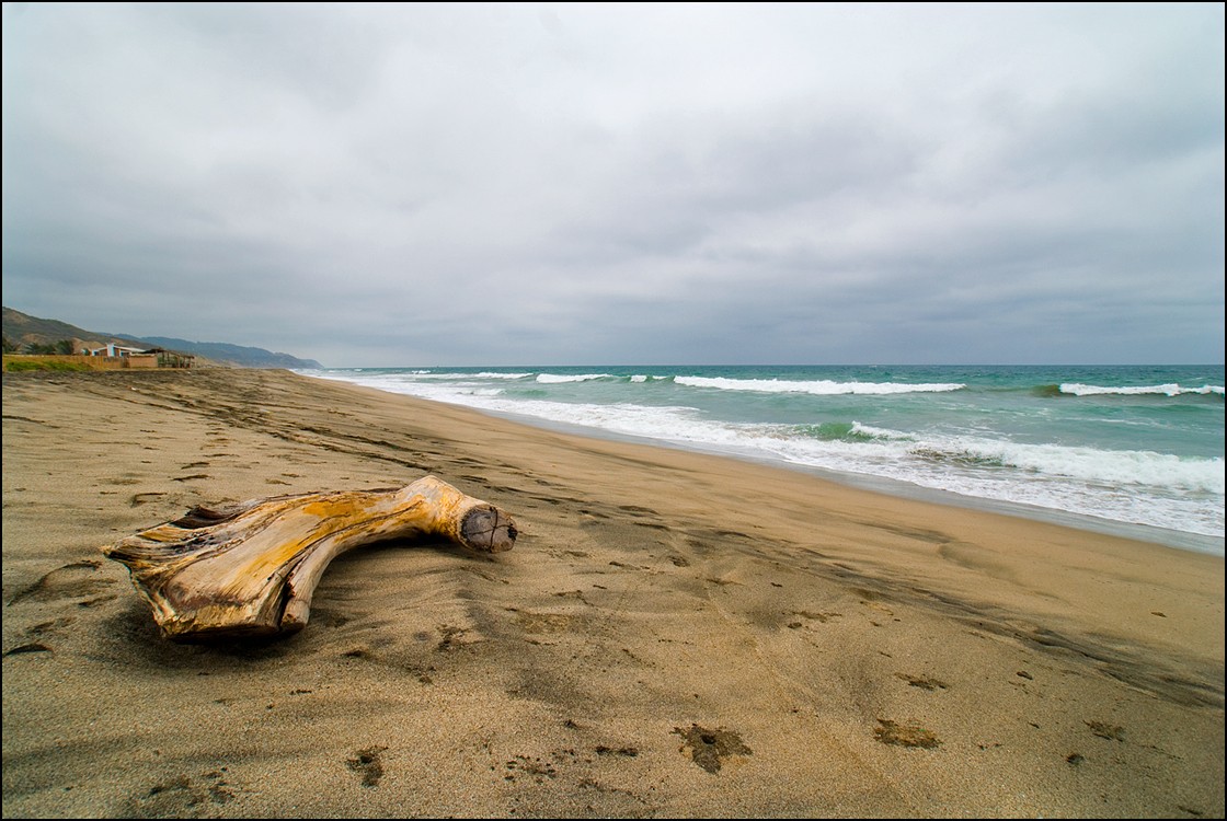 San_Lorenzo_Beach__Ecuador_1_by_THood84.jpg