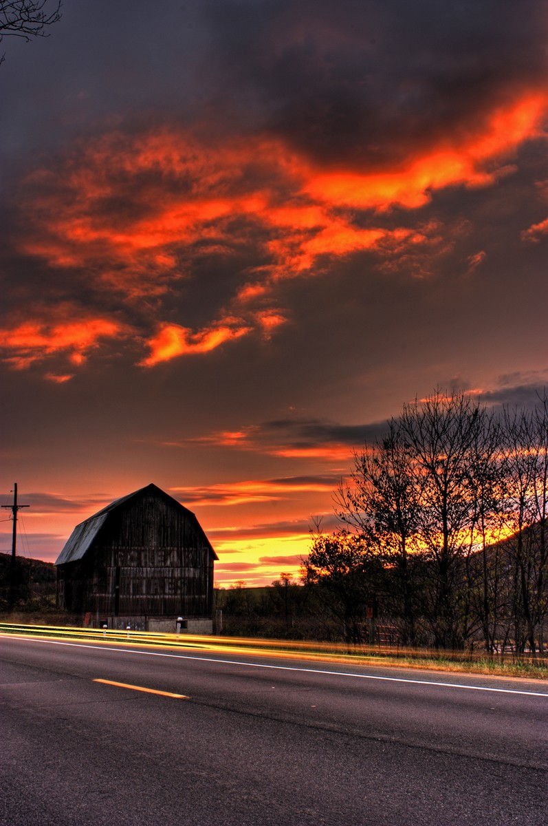 Barn_Sunset_HDR_No_2_by_sideways_8.jpg