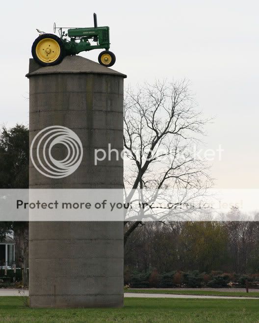 Silo-tractor-on---wrong-tu.jpg