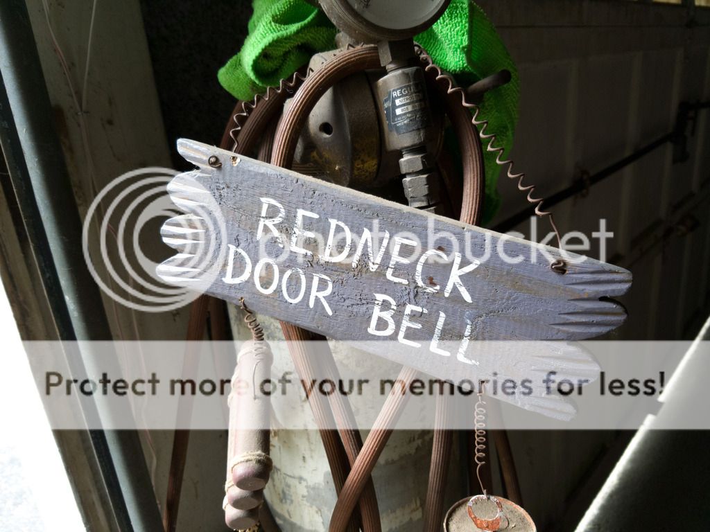 redneck-doorbell-1_zpsvk7l6aqi.jpg