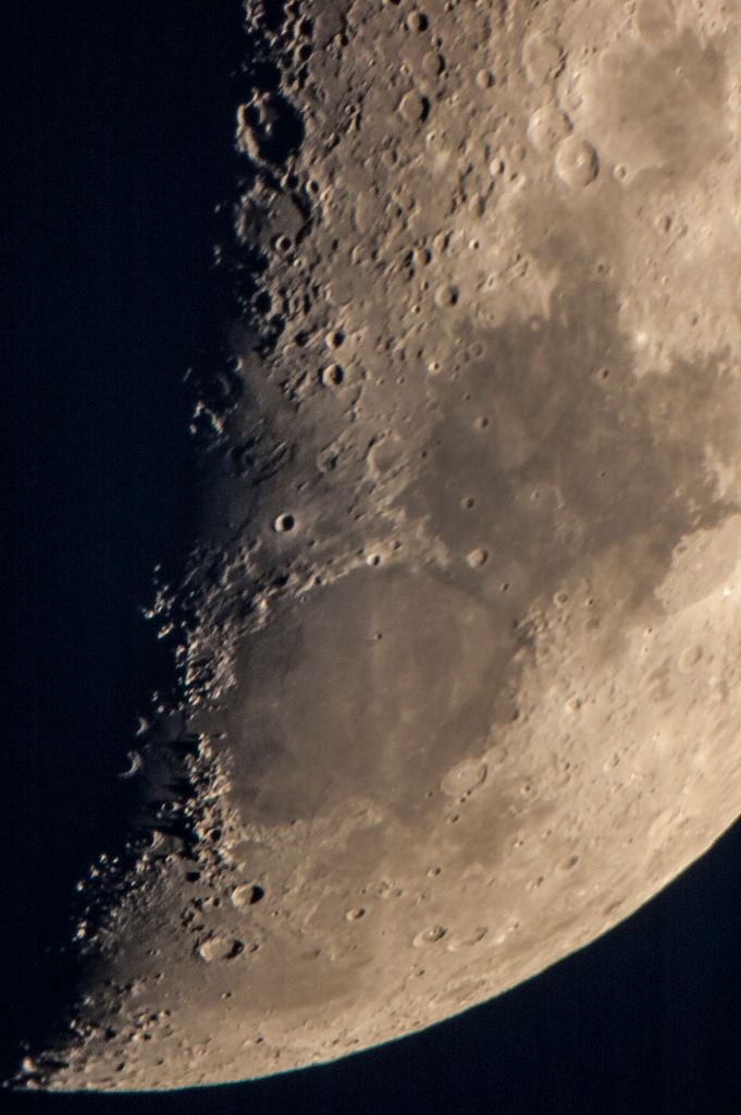 Moon8-21-15niteb41stqrtr.jpg