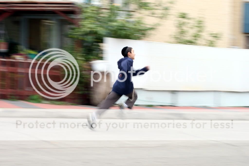 Chaimy-motionthroughshutterspeed-panning-moreinfocus.jpg