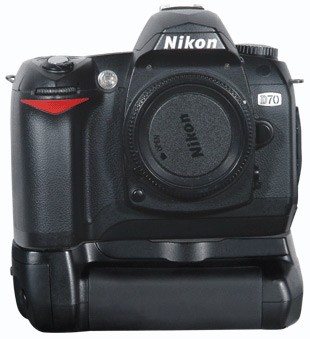 Nikon_D70_Grip_2.jpg