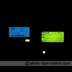 metz-58-af-1-vs-canon-580ex-ii-display-light.jpg