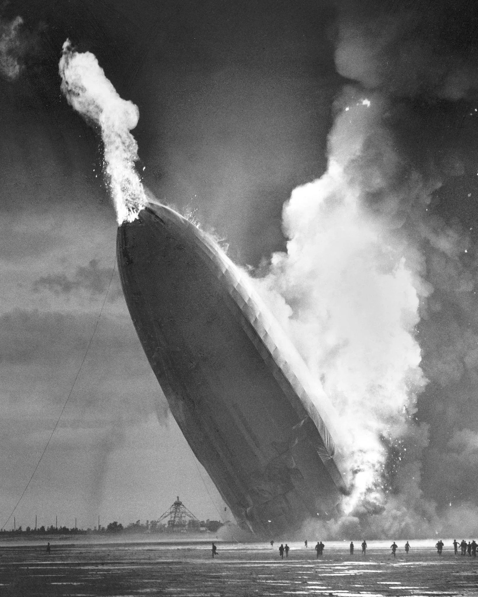 Hindenburg_disaster%2C_1937.jpg