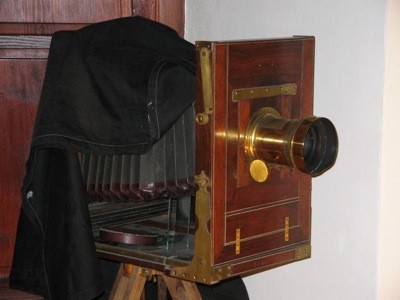 old-studio-camera.jpg